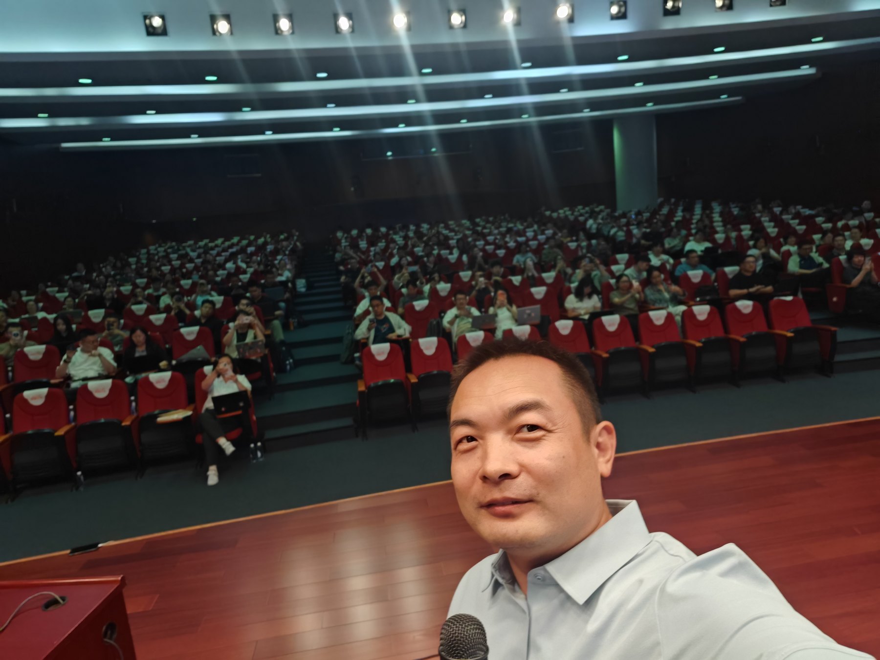 北汽集团300多名骨干参加AI工作流培训